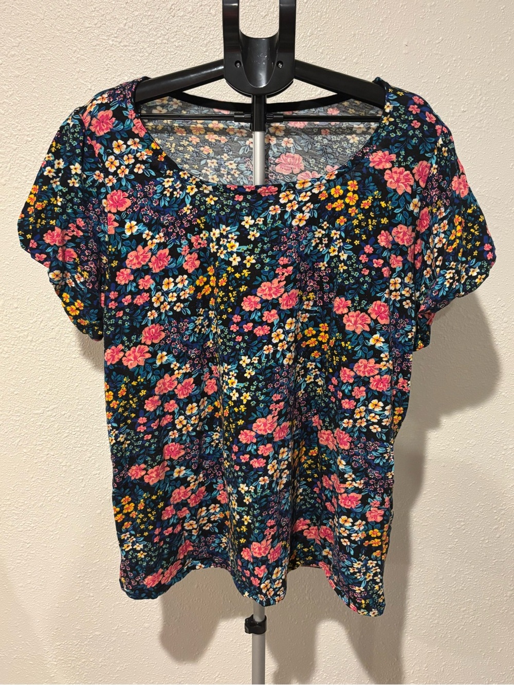 torrid Navy Floral Scoop Neck Top with Pink & Yellow Flowers